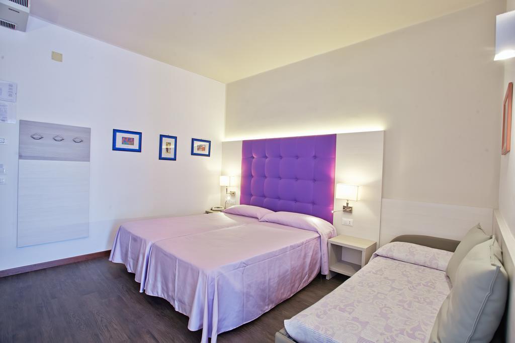 Hotel Sara Caorle Oda fotoğraf
